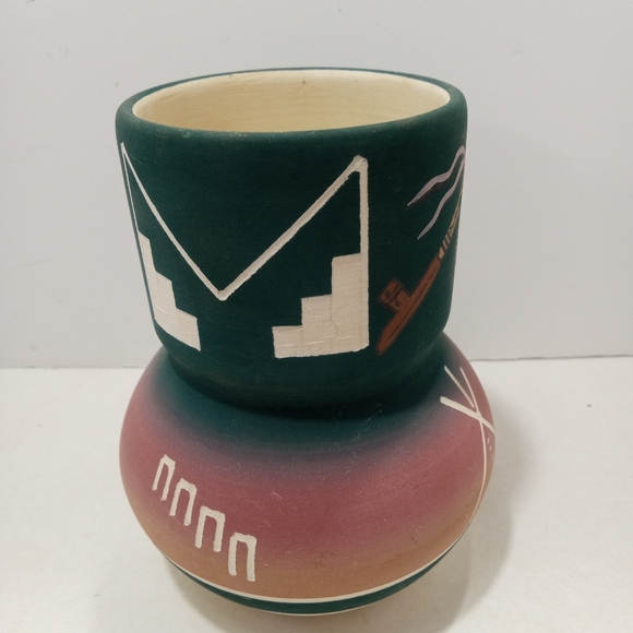 Sioux Pottery Vase Signed LITTLE THUNDER Native American SCOTT JONES Vessel - Picture 4 of 10